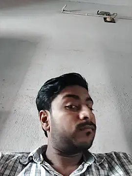 Snapshot of lm12334 chatting on 10/03/25, 09:39 lm12334 online show from 10/03/25, 09:39