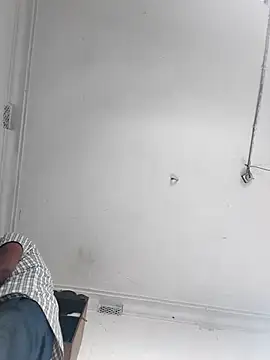 Snapshot of lm12334 chatting on 10/13/25, 08:03 lm12334 online show from 10/13/25, 08:03