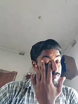 Snapshot of lm12334 chatting on 10/14/25, 07:53 lm12334 online show from 10/14/25, 07:53