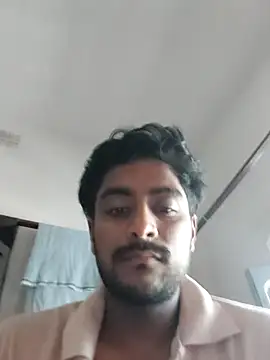 Snapshot of lm12334 chatting on 11/02/25, 08:39 lm12334 online show from 11/02/25, 08:39