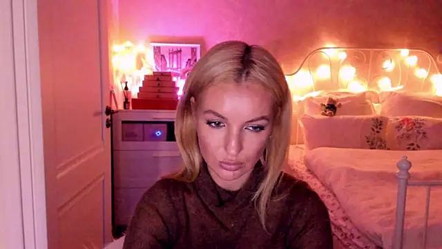 aestetick online show from 11/06/25, 12:39