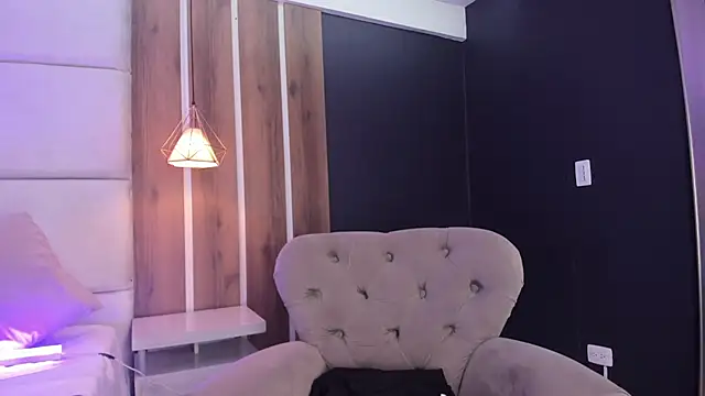 AmmyJones  online show from 07/10/26, 07:05