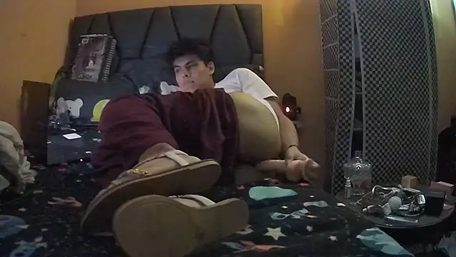 Snapshot of diegotorresd2312 chatting on 11/22/25, 02:10 diegotorresd2312 online show from 11/22/25, 02:10