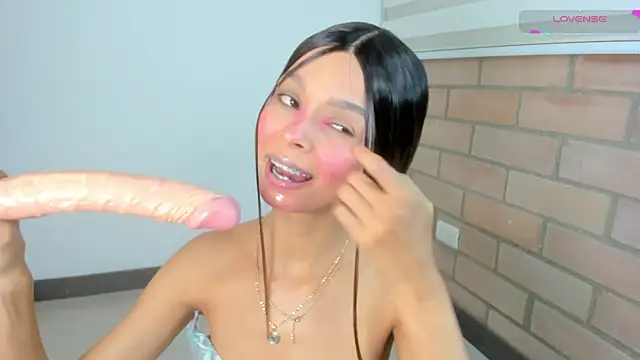 Snapshot of sofia_quiros chatting on 12/23/24, 04:22 sofia quiros online show from 12/23/24, 04:22