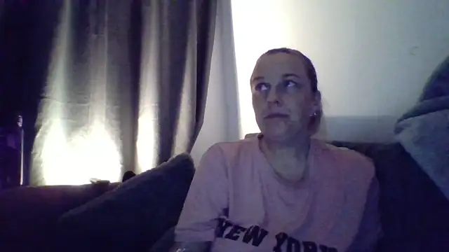 Snapshot of scrummymummy2 chatting on 04/06/26, 07:48 scrummymummy2 online show from 04/06/26, 07:48