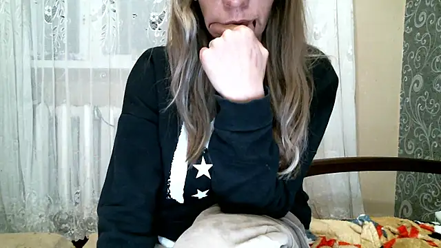 DennisXCaroll online show from 12/01/24, 04:40