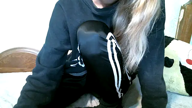 Snapshot of DennisXCaroll chatting on 10/07/25, 06:54 DennisXCaroll online show from 10/07/25, 06:54