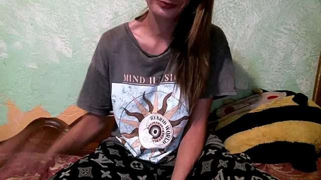 Snapshot of DennisXCaroll chatting on 11/08/25, 06:40 DennisXCaroll online show from 11/08/25, 06:40