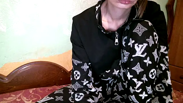 Snapshot of DennisXCaroll chatting on 11/21/25, 07:07 DennisXCaroll online show from 11/21/25, 07:07