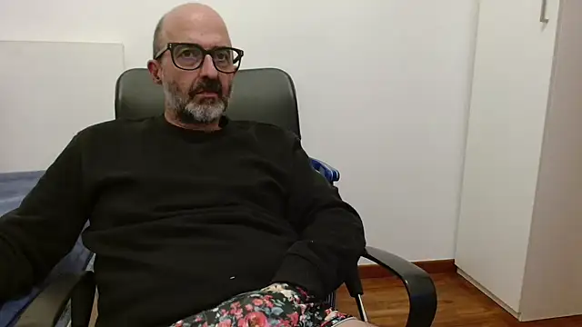 newsimo74 online show from 11/04/25, 07:13