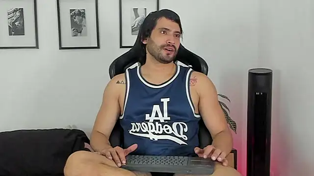 Dereck vega online show from 07/22/26, 10:45