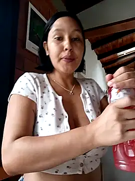 Snapshot of SamaraJay1 chatting on 09/28/25, 03:39 SamaraJay1 online show from 09/28/25, 03:39