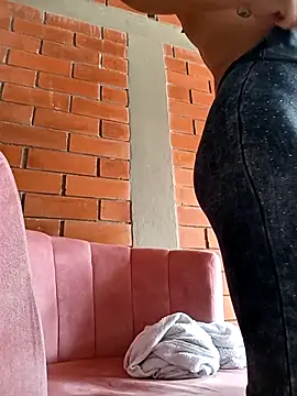 Snapshot of SamaraJay1 chatting on 10/04/25, 01:42 SamaraJay1 online show from 10/04/25, 01:42