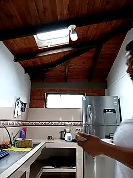 Snapshot of SamaraJay1 chatting on 10/18/25, 01:23 SamaraJay1 online show from 10/18/25, 01:23