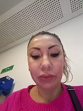 Snapshot of coral_smitth chatting on 09/24/25, 01:47 coral smitth online show from 09/24/25, 01:47