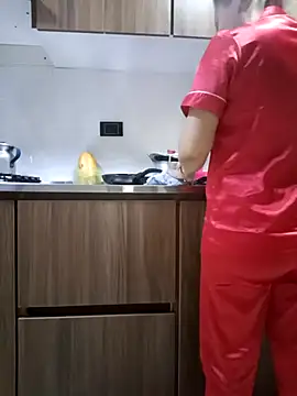 Snapshot of coral_smitth chatting on 10/27/25, 03:05 coral smitth online show from 10/27/25, 03:05