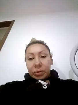Snapshot of coral_smitth chatting on 11/06/25, 03:02 coral smitth online show from 11/06/25, 03:02