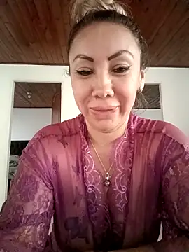 Snapshot of coral_smitth chatting on 04/15/26, 07:58 coral smitth online show from 04/15/26, 07:58