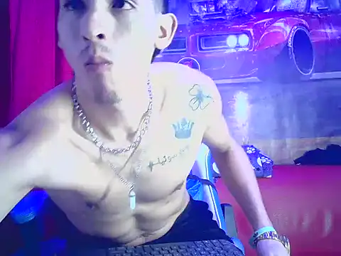 Snapshot of MasterSEX420 chatting on 12/06/24, 01:07 MasterSEX420 online show from 12/06/24, 01:07