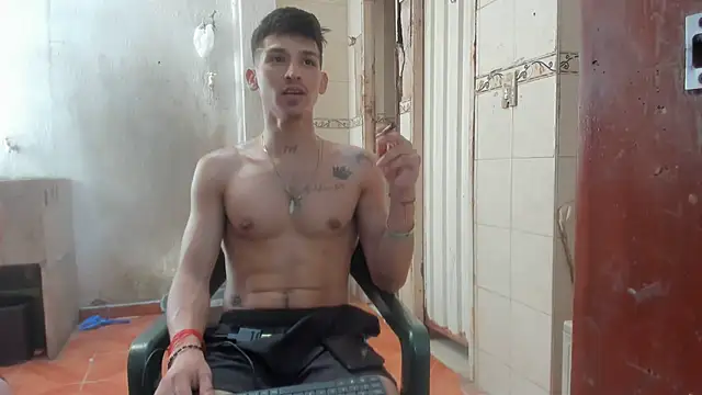 Snapshot of MasterSEX420 chatting on 01/17/25, 06:54 MasterSEX420 online show from 01/17/25, 06:54