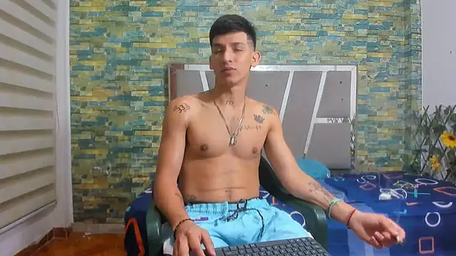 Snapshot of MasterSEX420 chatting on 01/28/25, 01:05 MasterSEX420 online show from 01/28/25, 01:05