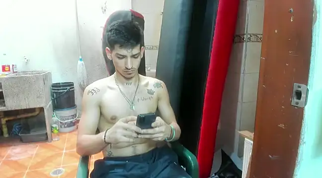 Snapshot of MasterSEX420 chatting on 02/08/25, 02:38 MasterSEX420 online show from 02/08/25, 02:38