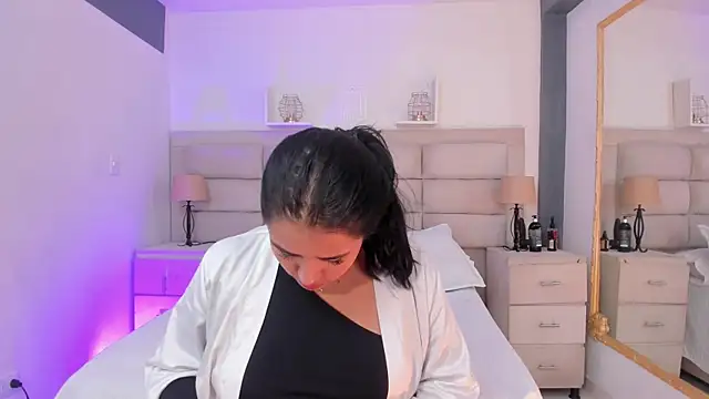 EmmaTorres  online show from 12/29/24, 10:03