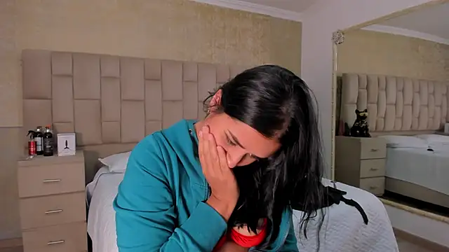 EmmaTorres  online show from 02/04/25, 01:13