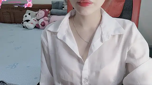 Snapshot of TrinhH_Nabbi chatting on 04/18/26, 02:43 TrinhH Nabbi online show from 04/18/26, 02:43
