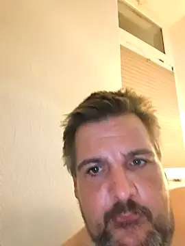 Snapshot of Ronny2510 chatting on 03/19/26, 10:25 Ronny2510 online show from 03/19/26, 10:25