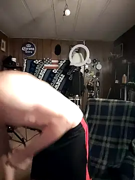 Snapshot of omgkidisthaone chatting on 03/21/25, 04:28 omgkidisthaone online show from 03/21/25, 04:28