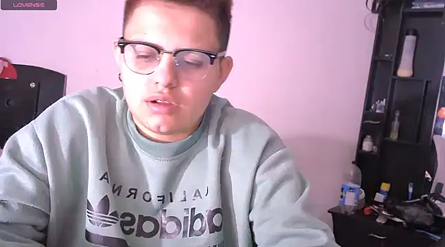 Snapshot of tatsumi_nao chatting on 12/22/24, 02:39 tatsumi nao online show from 12/22/24, 02:39