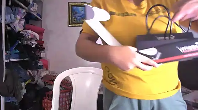 Snapshot of tatsumi_nao chatting on 01/31/25, 04:25 tatsumi nao online show from 01/31/25, 04:25