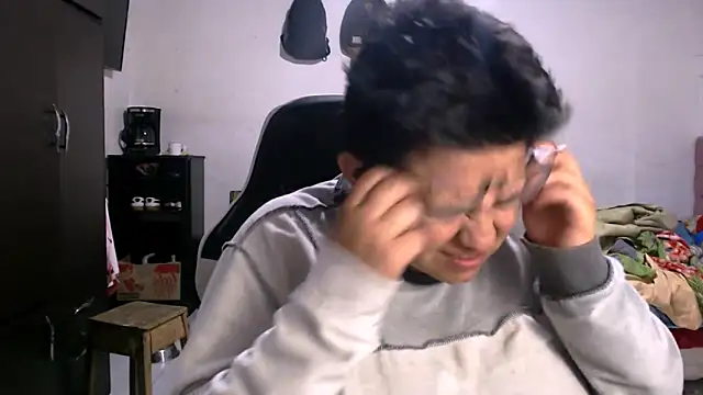 Snapshot of tatsumi_nao chatting on 11/15/25, 01:03 tatsumi nao online show from 11/15/25, 01:03