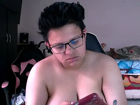 Snapshot of tatsumi_nao chatting on 11/16/25, 03:50 tatsumi nao online show from 11/16/25, 03:50