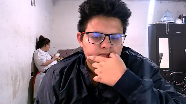 Snapshot of tatsumi_nao chatting on 11/23/25, 07:02 tatsumi nao online show from 11/23/25, 07:02