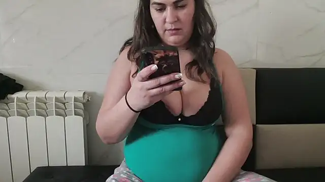 Snapshot of milfmomxx chatting on 01/20/25, 11:13 milfmomxx online show from 01/20/25, 11:13