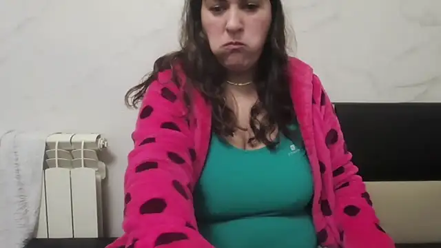 Snapshot of milfmomxx chatting on 01/25/25, 07:49 milfmomxx online show from 01/25/25, 07:49