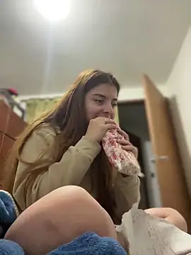 Snapshot of Cloew_Marz chatting on 11/07/25, 12:21 Cloew Marz online show from 11/07/25, 12:21