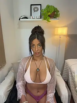 Snapshot of Brownfitbabyy chatting on 05/20/26, 12:22 Brownfitbabyy online show from 05/20/26, 12:22