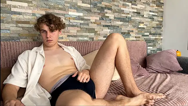 Snapshot of dymonted chatting on 10/10/25, 09:52 dymonted online show from 10/10/25, 09:52