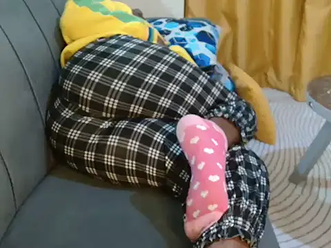 leslysexygirl online show from 10/28/25, 05:22