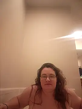 Snapshot of aliceluvzbill chatting on 10/25/25, 10:48 aliceluvzbill online show from 10/25/25, 10:48