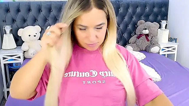 Snapshot of MilenaMiler_X chatting on 09/24/25, 07:17 MilenaMiler X online show from 09/24/25, 07:17