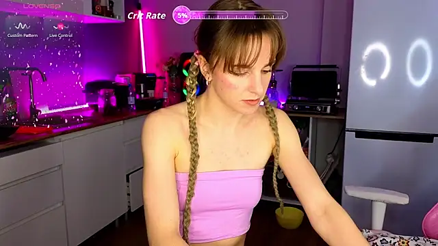 Snapshot of Kate_Sex_House chatting on 05/21/26, 10:44 Kate Sex House online show from 05/21/26, 10:44