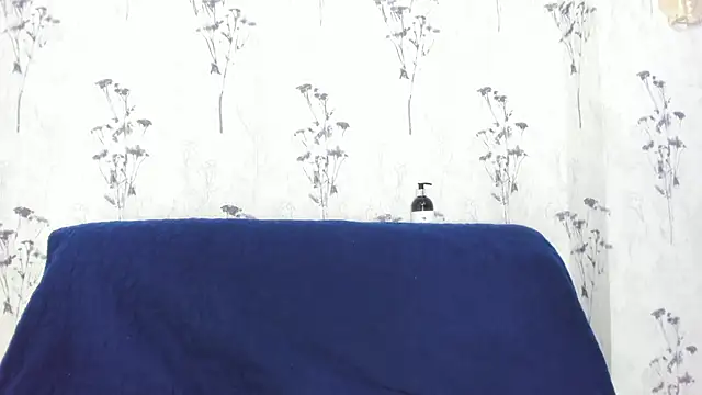 Mia candy 0 online show from 12/31/24, 03:09