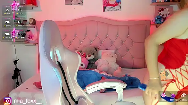 Snapshot of Mia_foxx_ chatting on 11/11/25, 09:04 Mia foxx online show from 11/11/25, 09:04