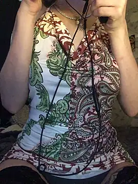 Snapshot of indie-rayne chatting on 01/04/25, 12:05 indie-rayne online show from 01/04/25, 12:05