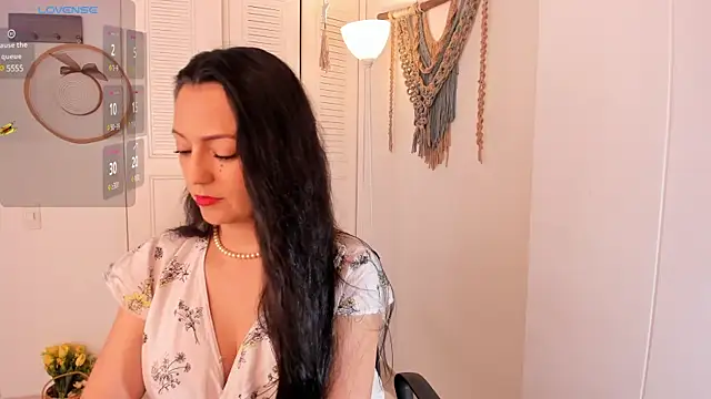 anaruiz  online show from 12/15/24, 06:48