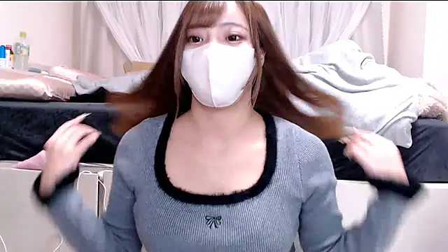  chanMOMO  online show from 02/02/25, 10:13